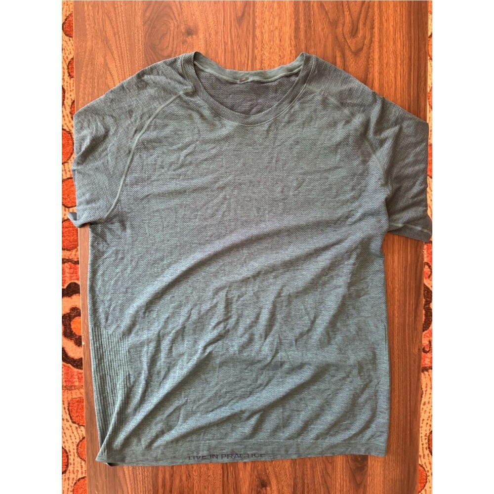 Lululemon Men’s Blue Green Heather Performance Short Sleeve Shirt Size L